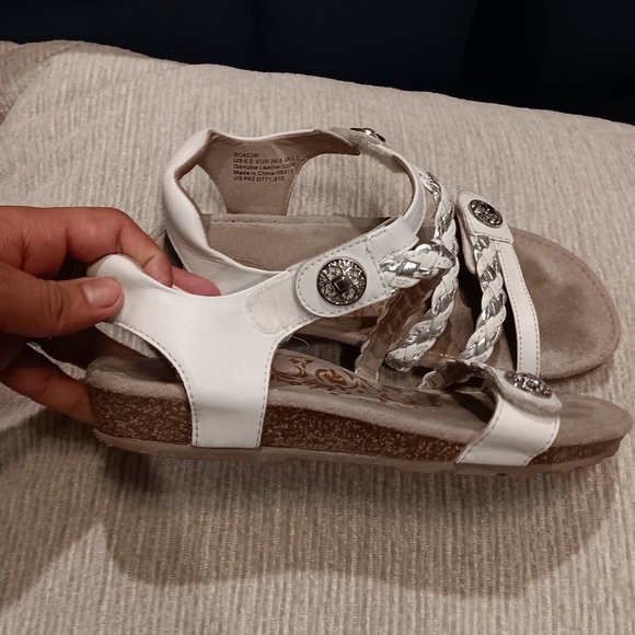 Aetrex White Braided Sandals Sz 6.5 - Picture 3 of 5